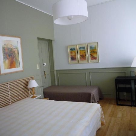 Appartement Avignon Centre Intra Muros Cour Exterieure Parking Prive Gratuit Экстерьер фото