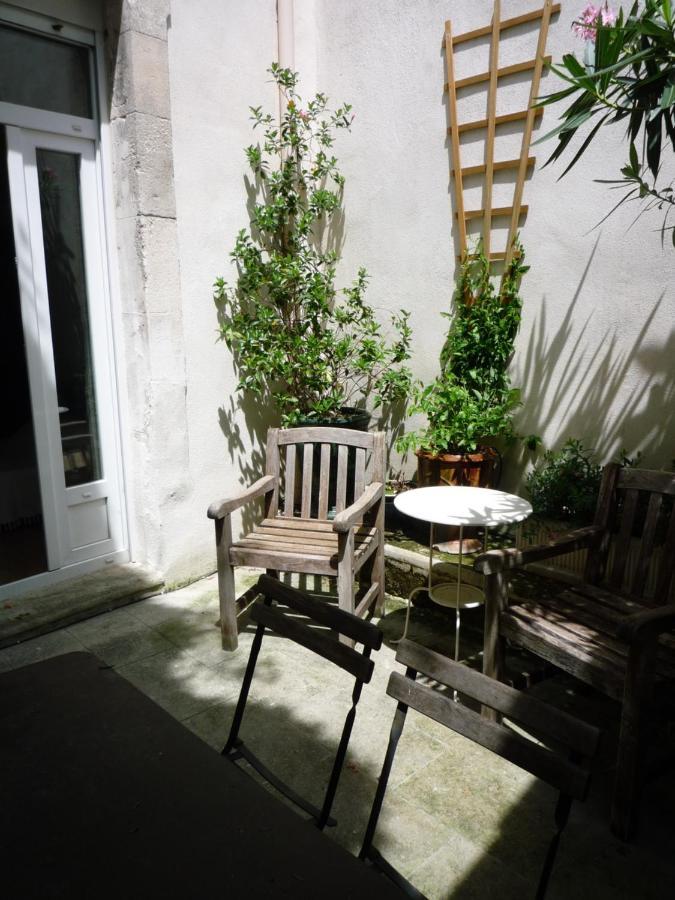 Appartement Avignon Centre Intra Muros Cour Exterieure Parking Prive Gratuit Экстерьер фото